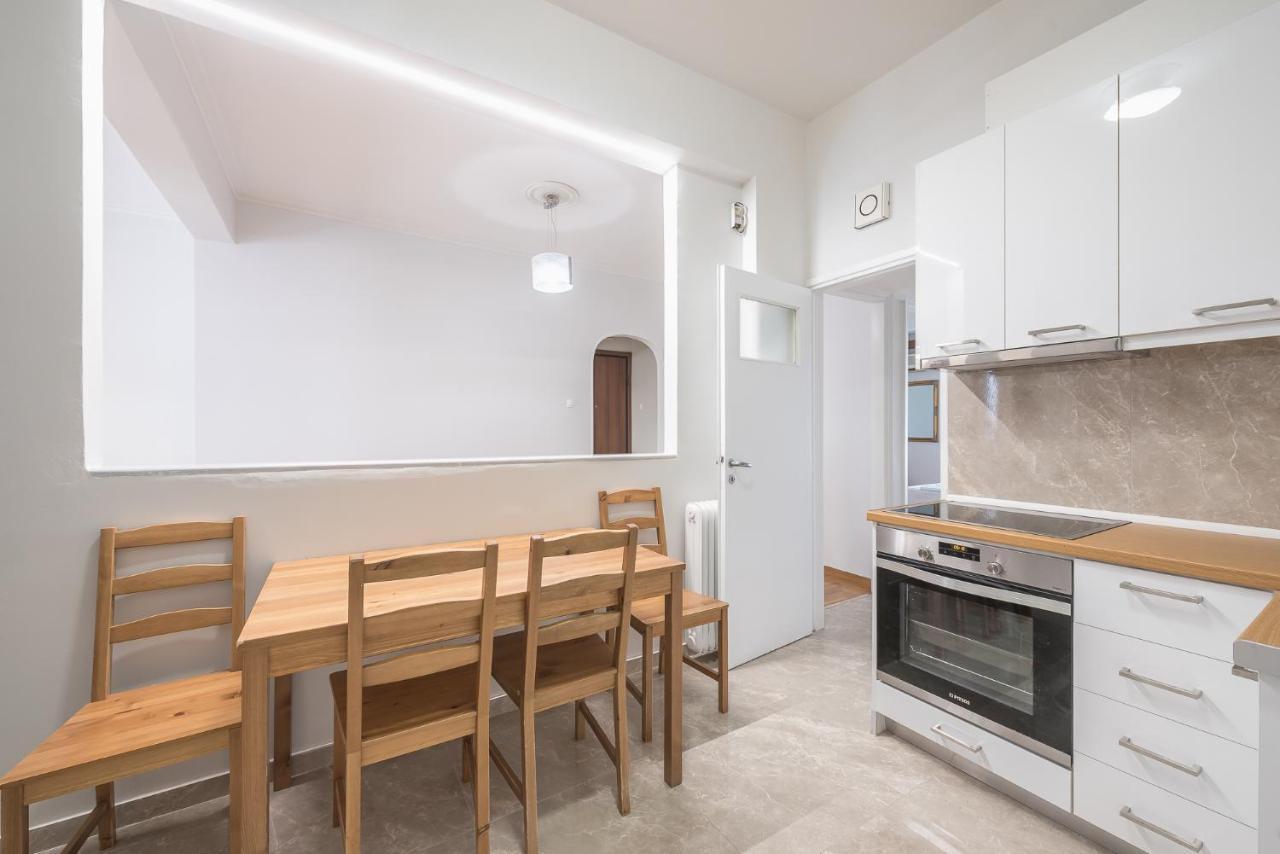 Victoria Best Apartments เอเธนส์ ภายนอก รูปภาพ